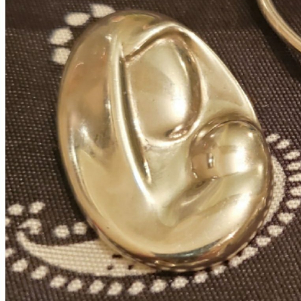 Retired James Avery Mother and Child Pendant